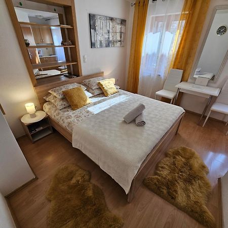 Studios Magnolia Трогир Екстериор снимка
