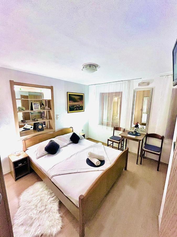 Studios Magnolia Трогир Екстериор снимка